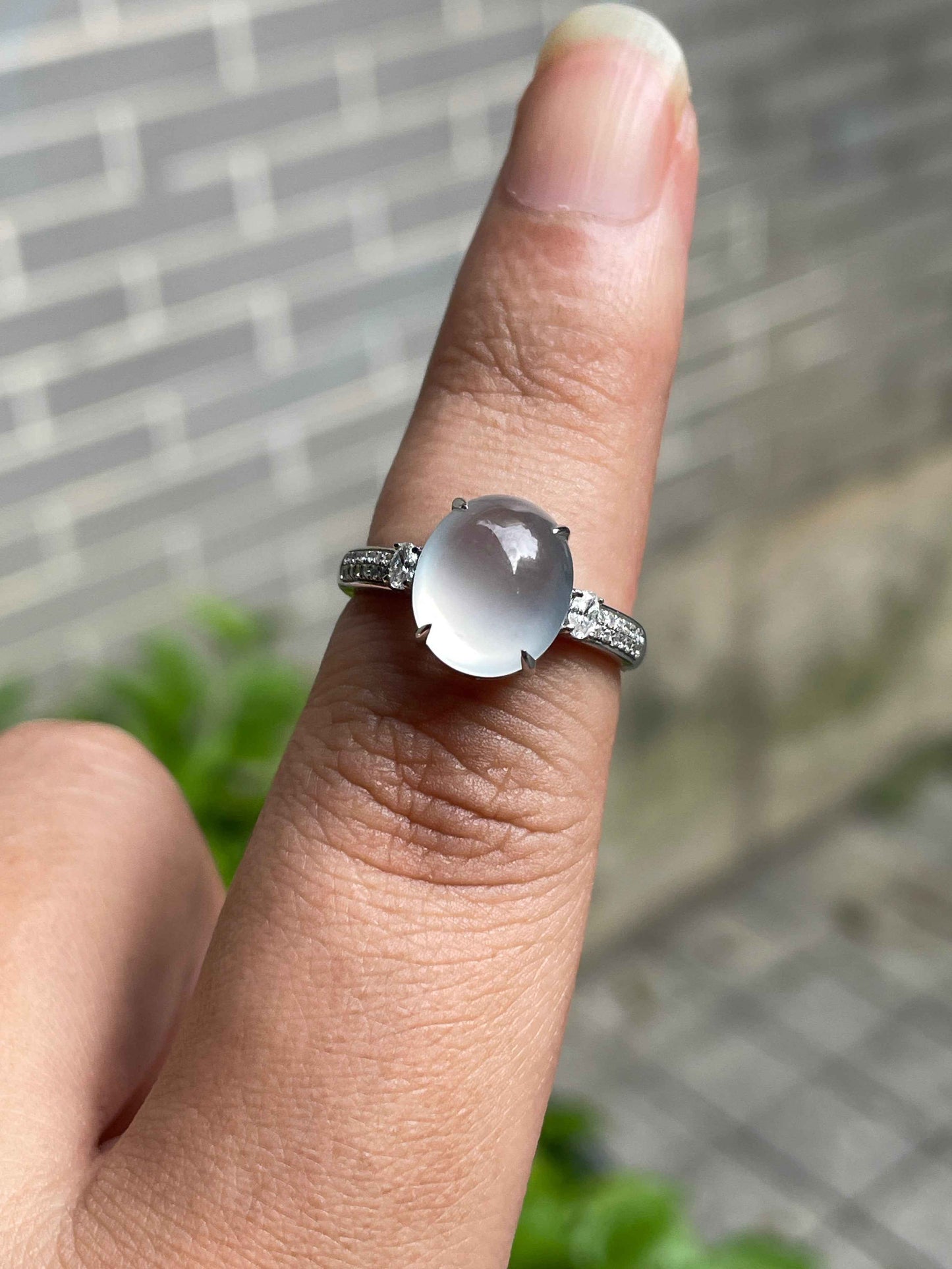 Jadeite with 18k gold Ring