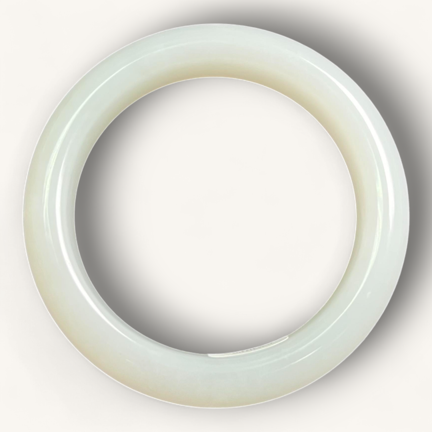 Pure Grace – 和田白玉手镯 | Hetian White Jade Bangle