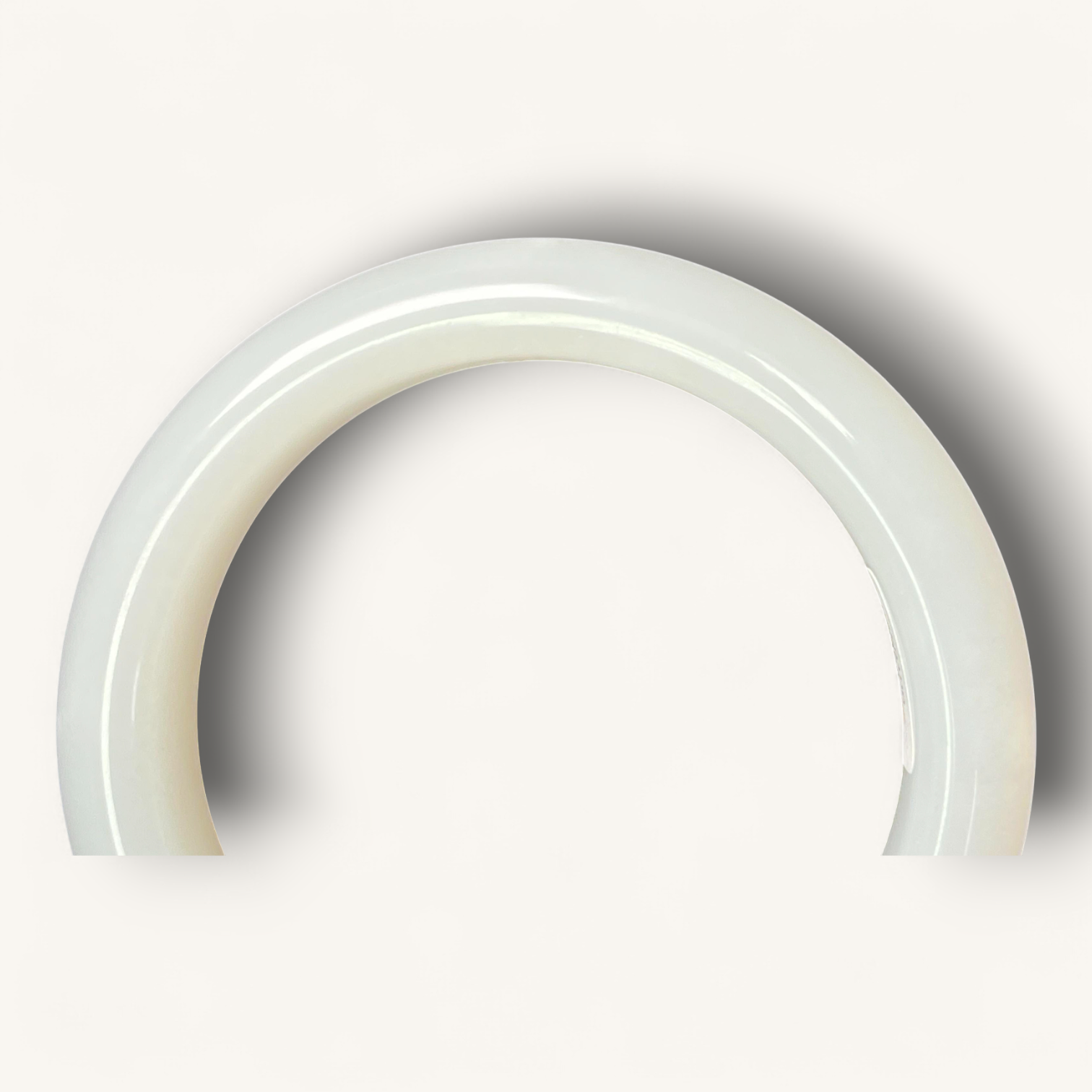 Pure Grace – 和田白玉手镯 | Hetian White Jade Bangle