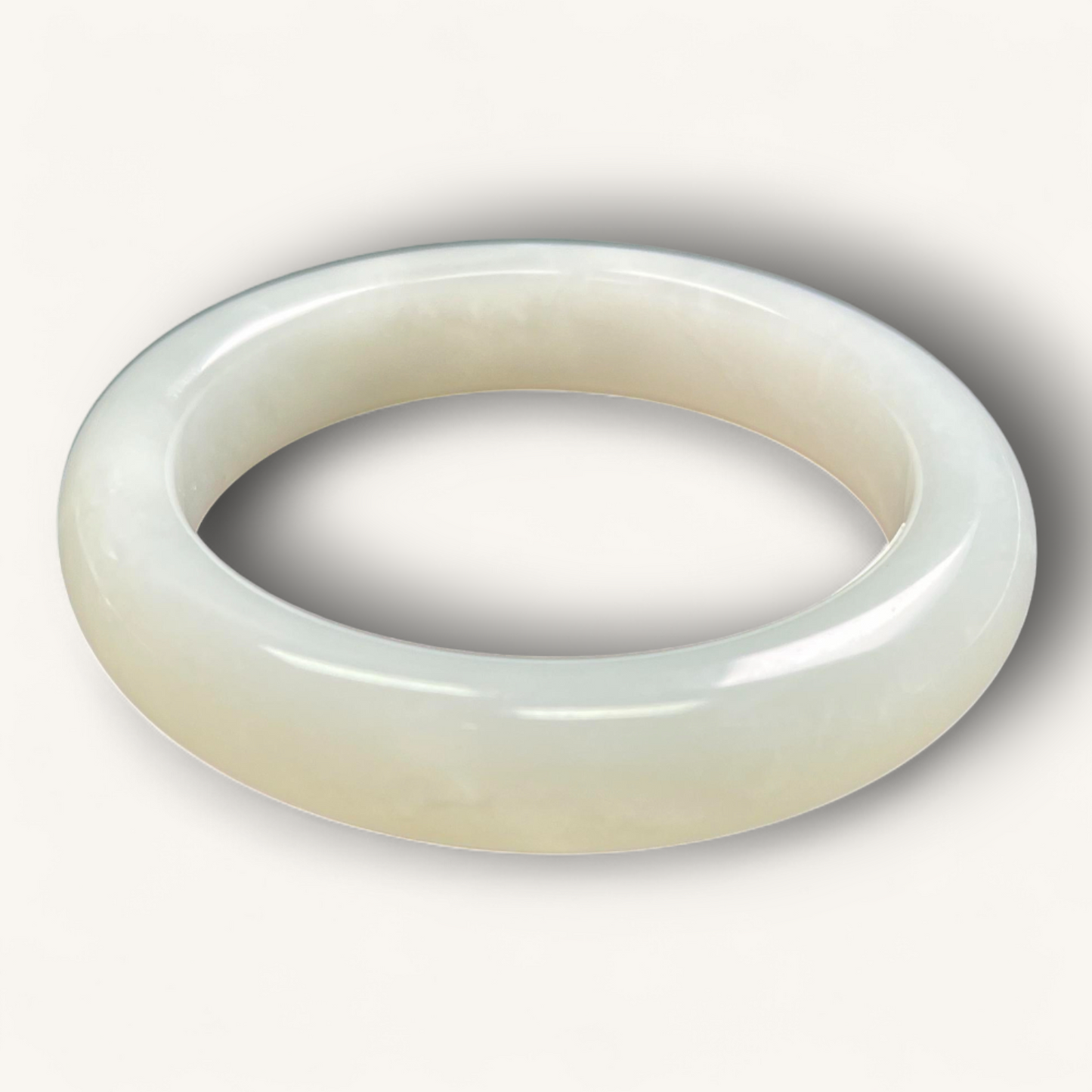 Pure Grace – 和田白玉手镯 | Hetian White Jade Bangle