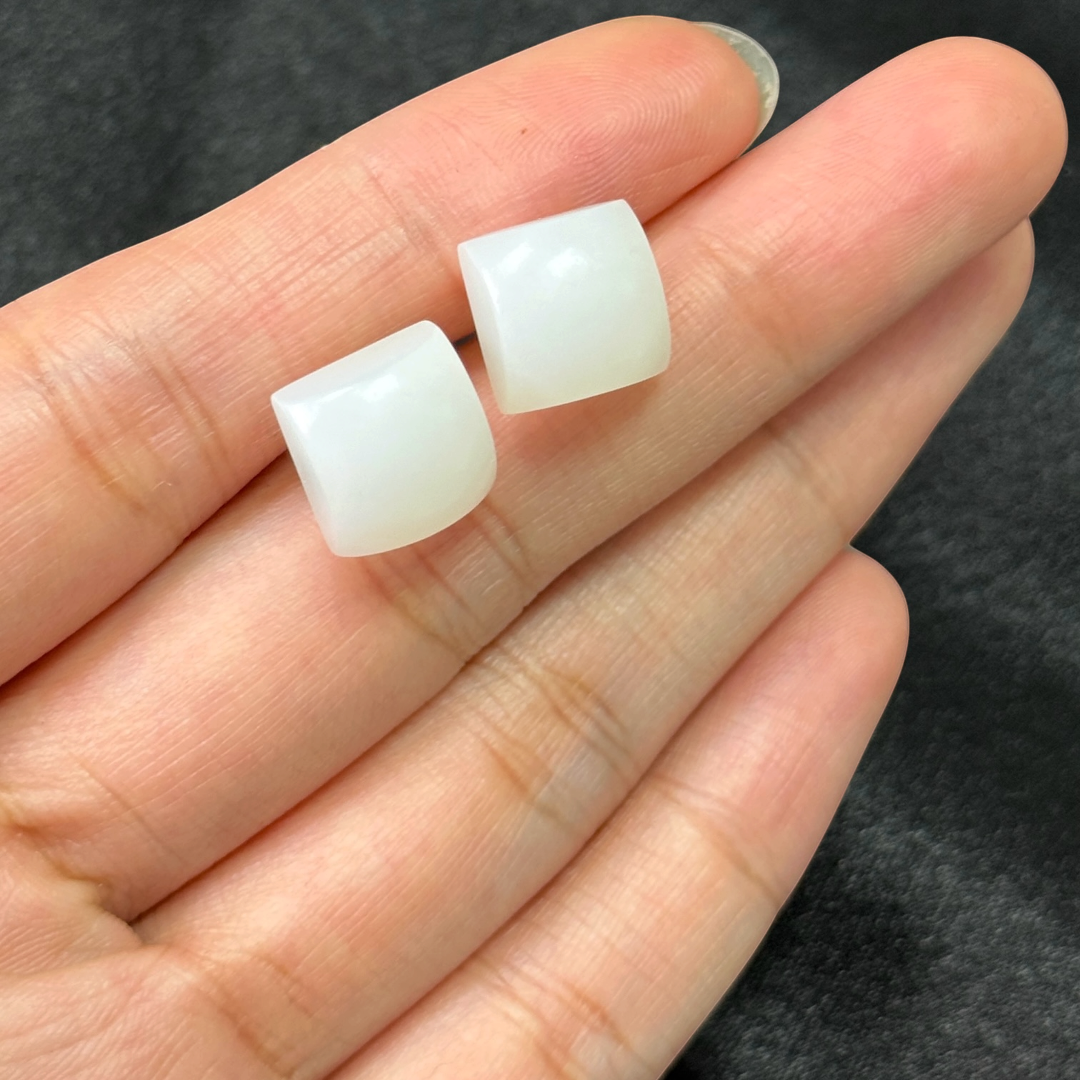 Quiet Snow – Hetian Jade Stud Earrings | 18K Gold
