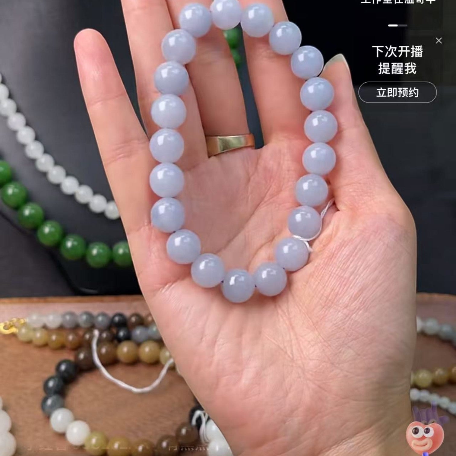 Sylvia Jewelry elegant lavender jadeite bead bracelet with smooth, uniformly sized beads. Serene hue adds understated elegance.