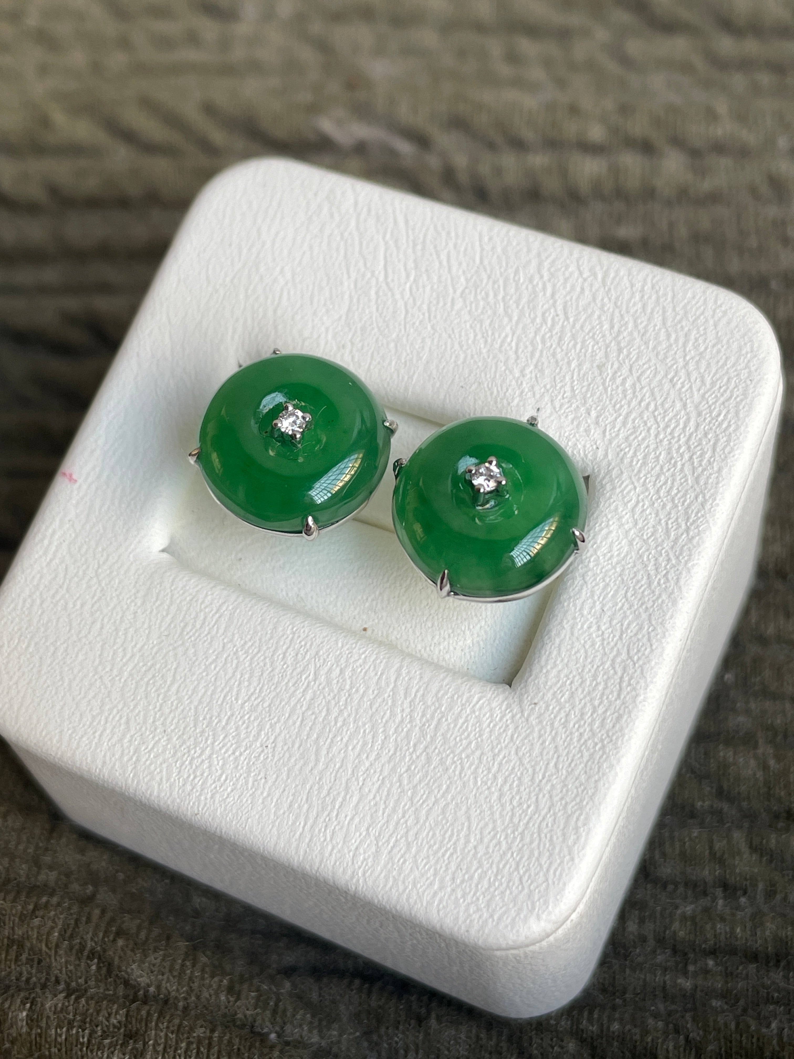 Classic Harmony – 翡翠平安扣耳钉 | Jadeite Donut Stud Earrings