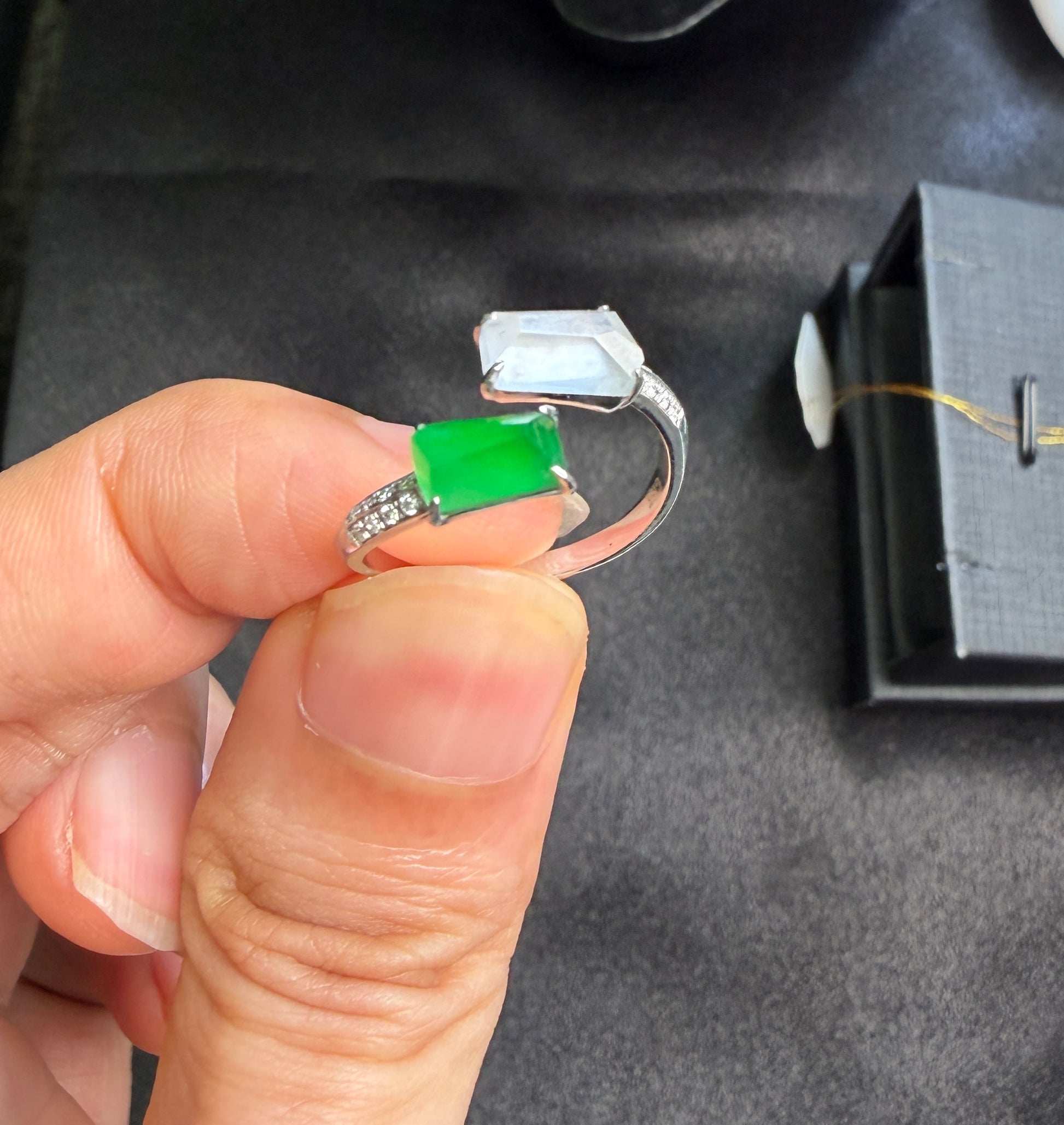 Dual Harmony – 18K金 AB款翡翠戒指 | Jadeite Ring