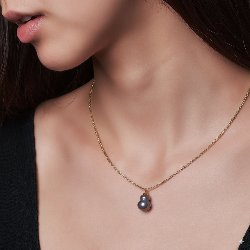 Smoky Lavender Hetian Jade（烟紫和田玉）Gourd Pendant with 18K Gold Mount