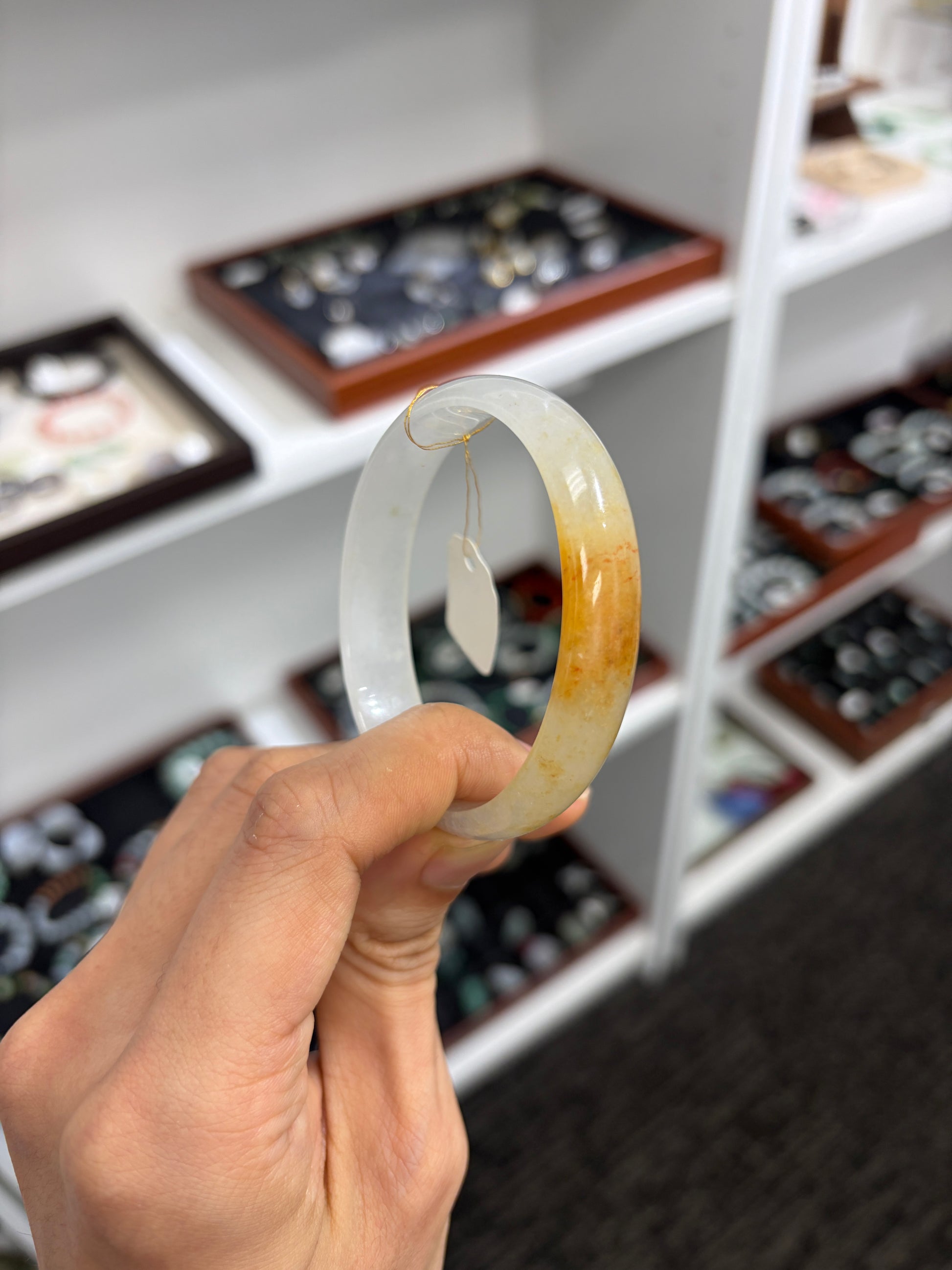 Golden Mist – Yellow Jadeite Bangle