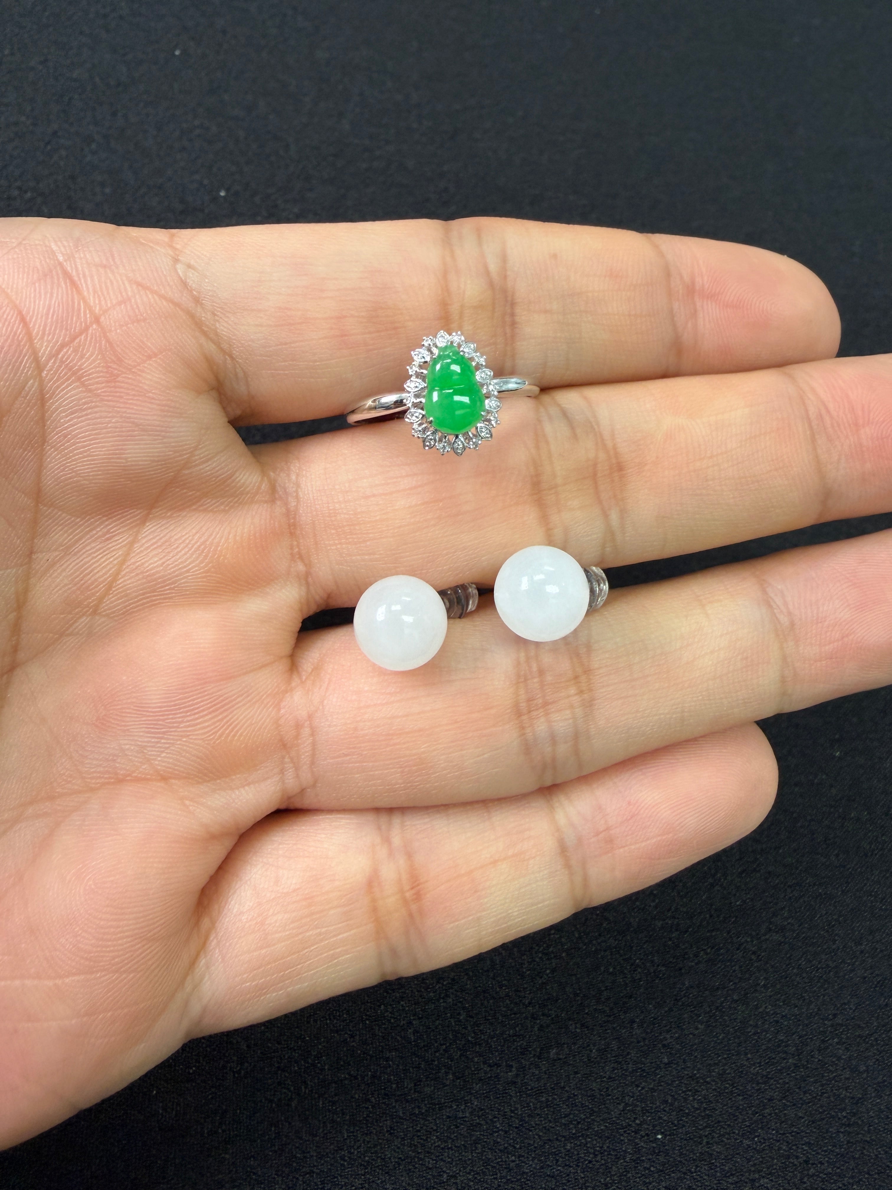 18K Gold Jadeite Gourd Ring & Hetian Jade Stud Earrings | SylviaJewel Vancouver