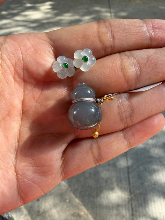 Icy Jadeite Flower Stud Earrings & Hetian Jade Gourd Pendant| SylviaJewel Vancouver (Copy)