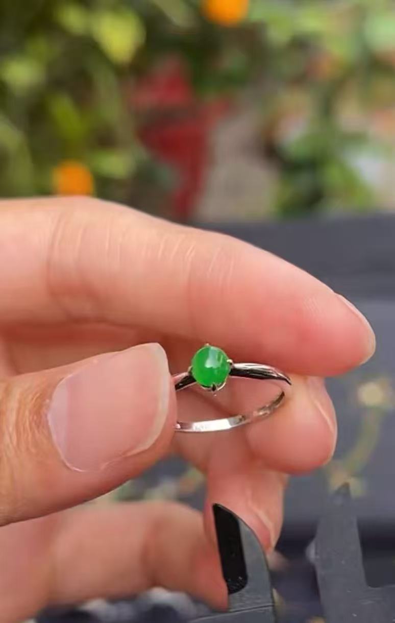 Emerald Glow – 18K Gold Jadeite Cabochon Ring | SylviaJewel Vancouver