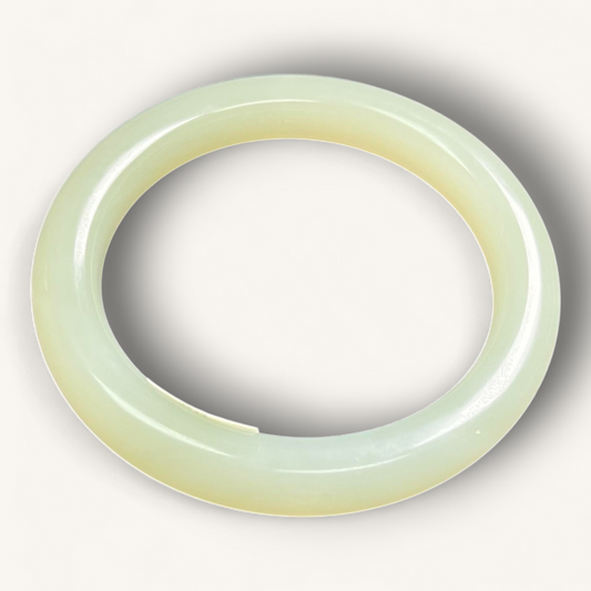 Gentle Radiance – Hetian Jade（和田玉）Bangle in Pale Celadon Tone