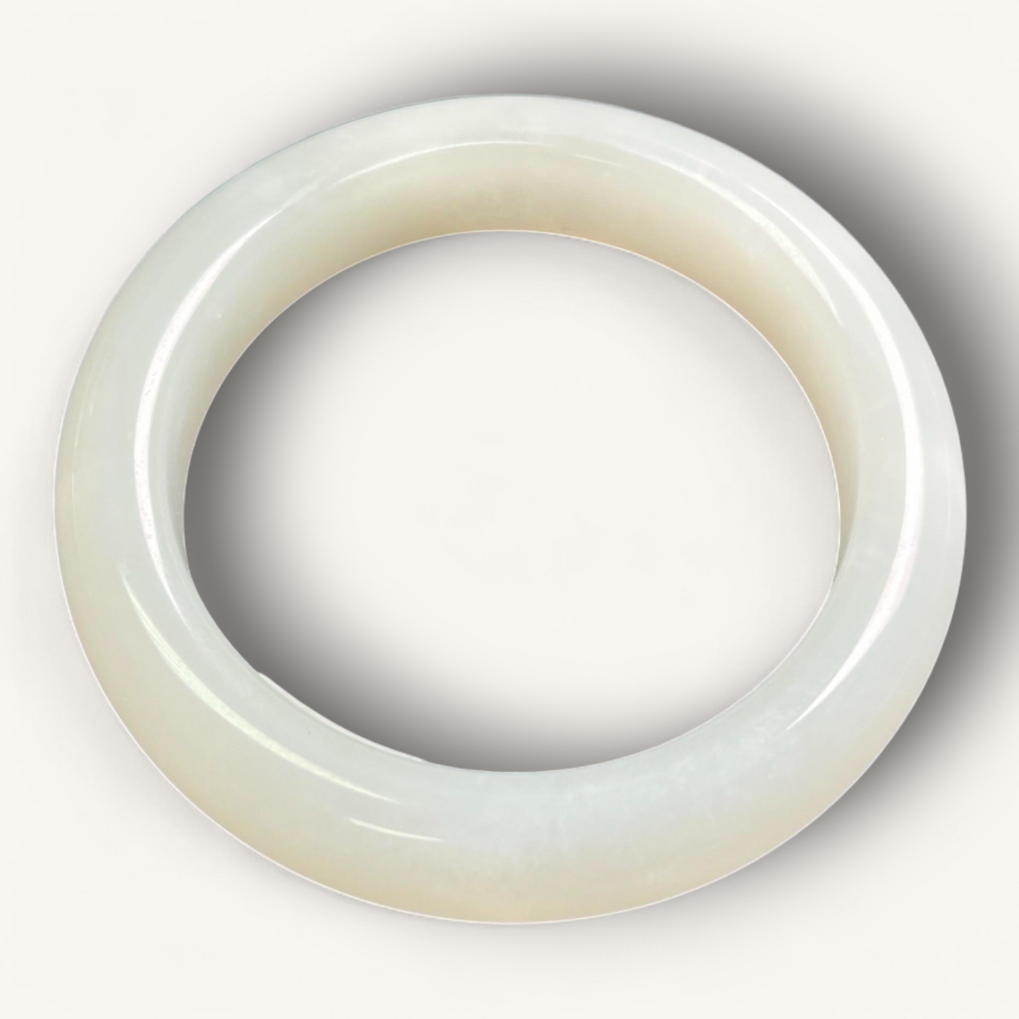 Pure Grace – 和田白玉手镯 | Hetian White Jade Bangle