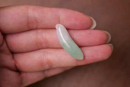 Happiness Gourd Design: Hand-Carved Natural Jadeite Pendant