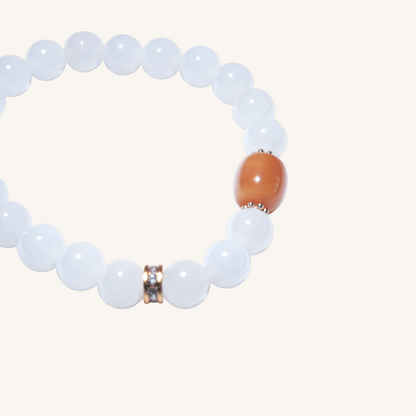 Golden Harmony – White Jade Bracelet with Natural Amber Center Bead