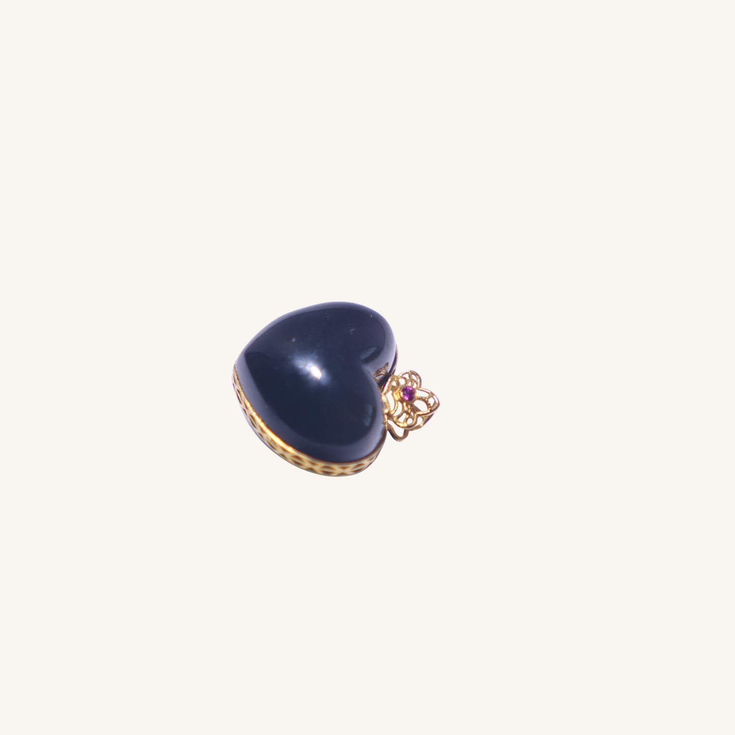 Deep Ink Hetian Jade（深墨色和田玉）Heart Pendant with 18K Gold Mount