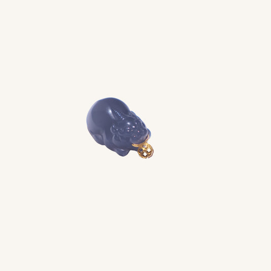 Guardian Wealth – Smoky Grey Hetian Jade（烟灰和田玉）Pixiu Pendant with Gold Bail