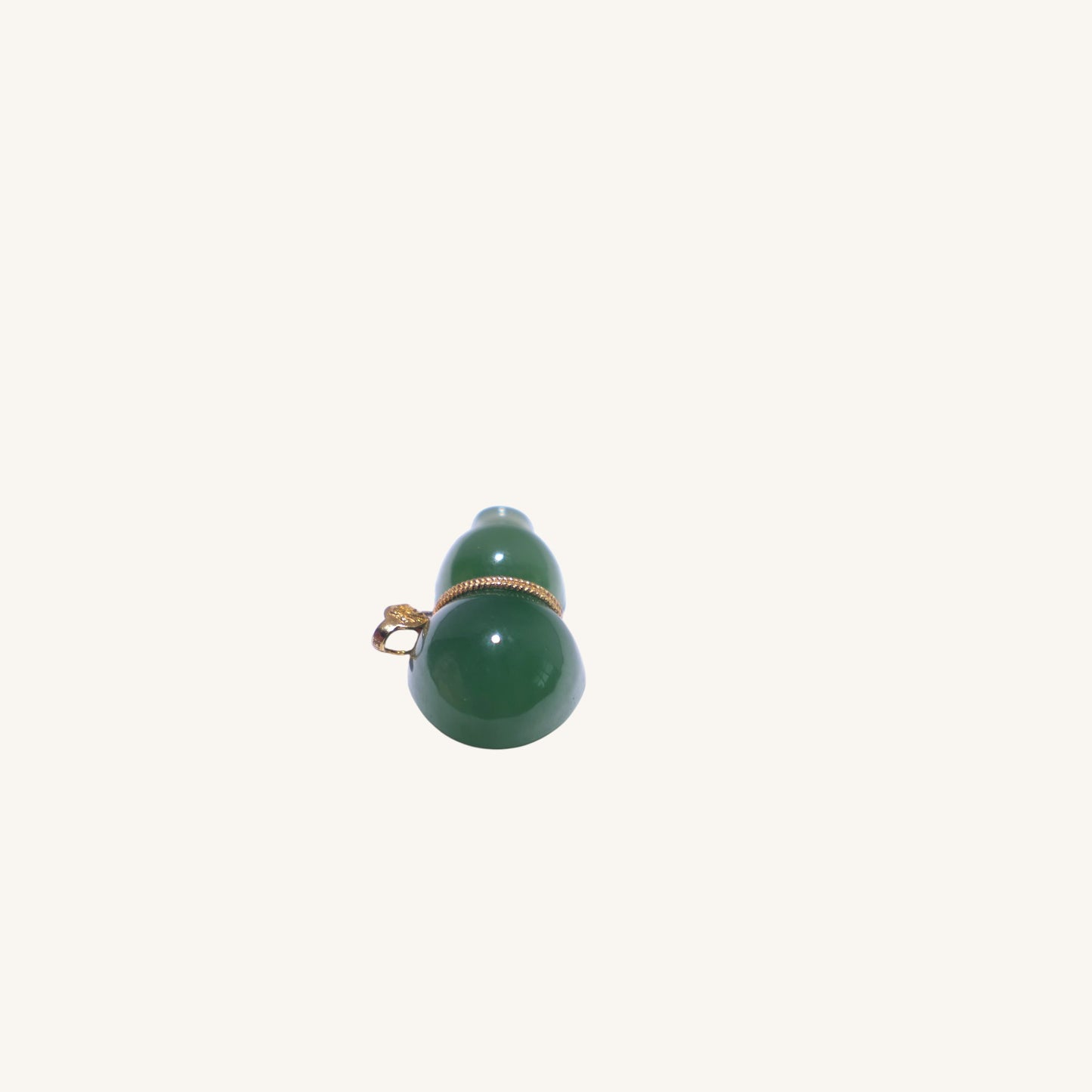 Green Hetian Jade（碧玉）Gourd Pendant with 18K Gold Mount