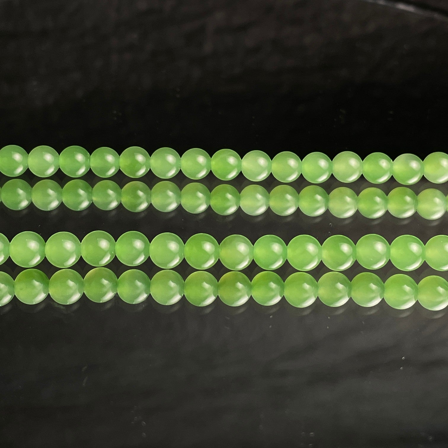 Sylvia Jewelry 浅绿色圆形玉石串珠，用于制作珠宝和手工艺品