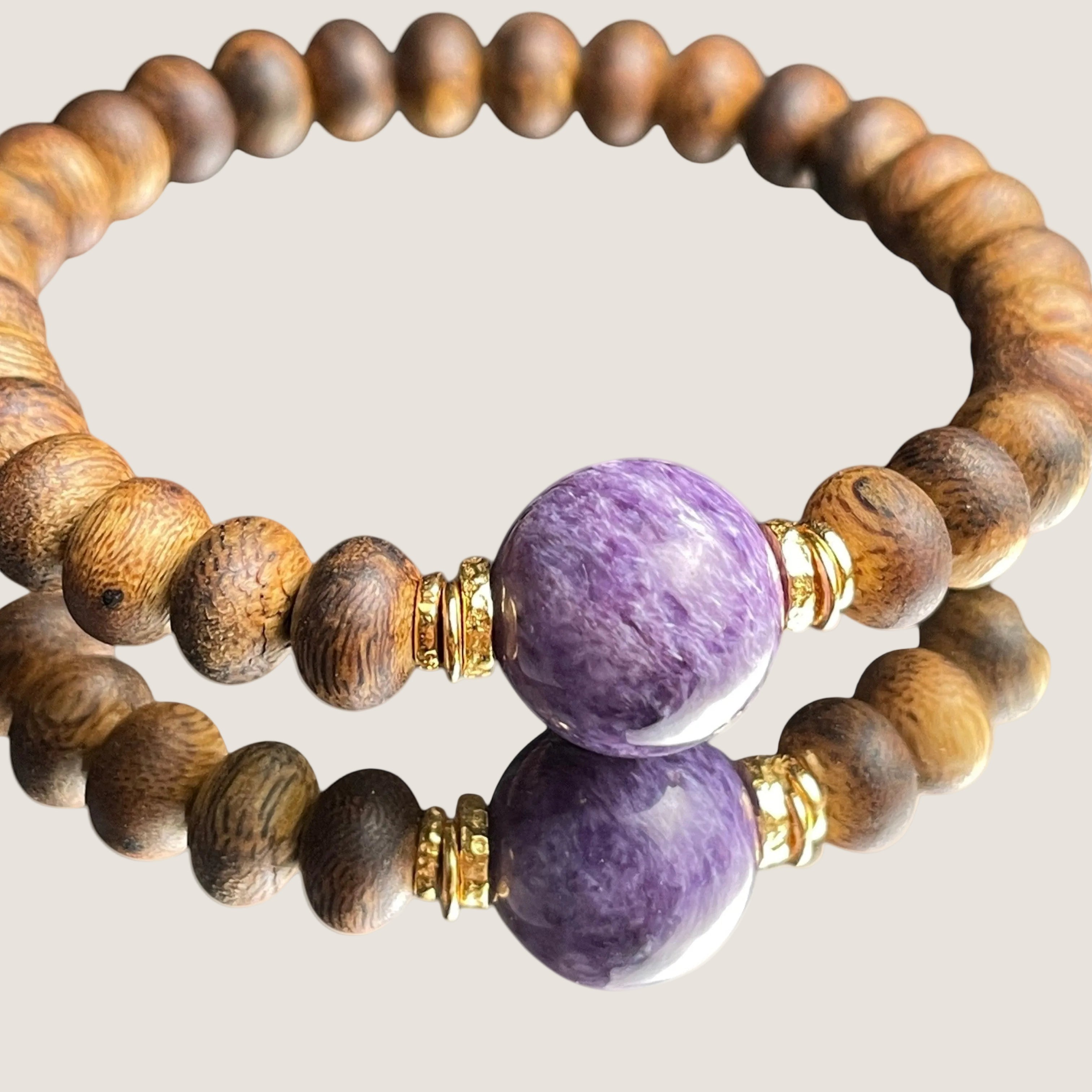Sylvia Jewelry 紫色查罗石和木珠手链，金色隔珠，男女皆宜