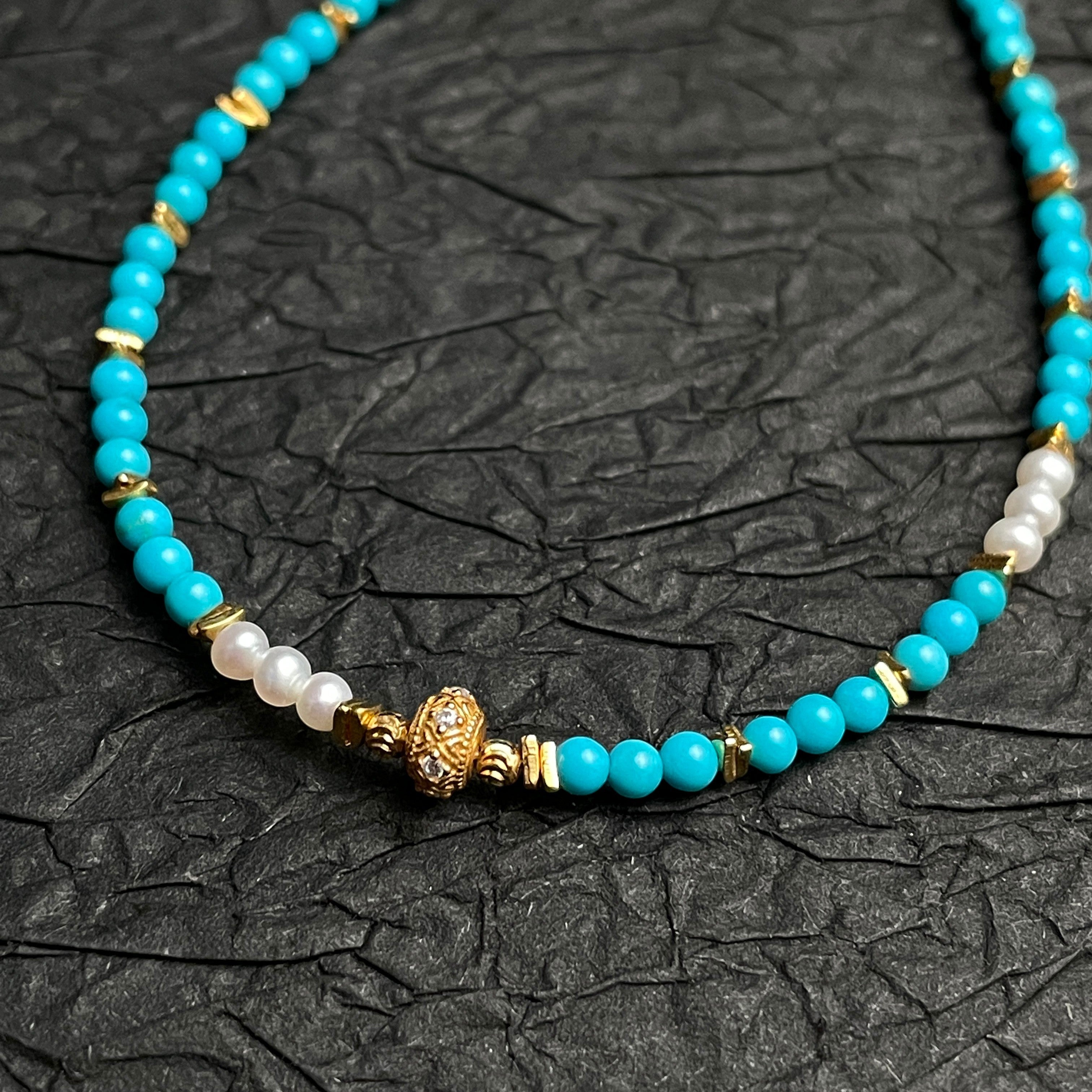 Sylvia Jewelry 蓝绿松石珍珠手链，金色镀层细节，适合日常佩戴