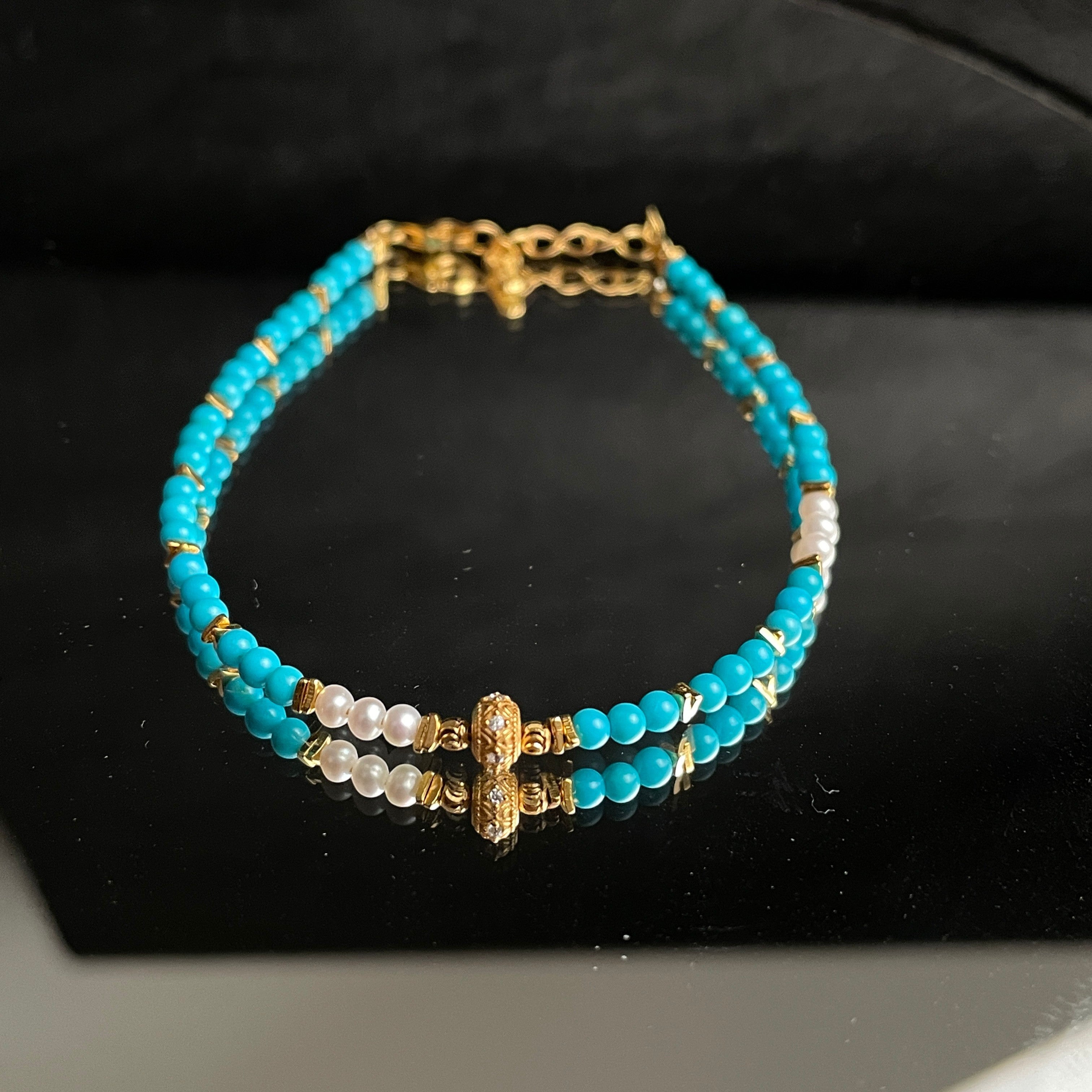 Sylvia Jewelry 蓝绿松石珍珠手链，金色镀层细节，适合日常佩戴